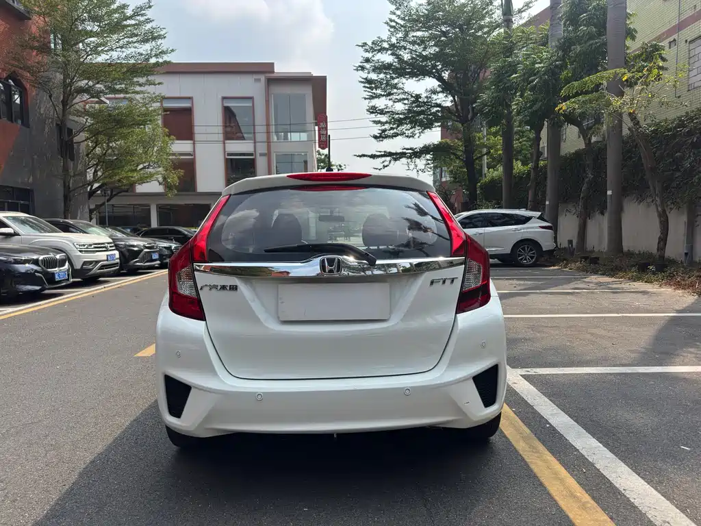 Honda Fit — миниатюра 6