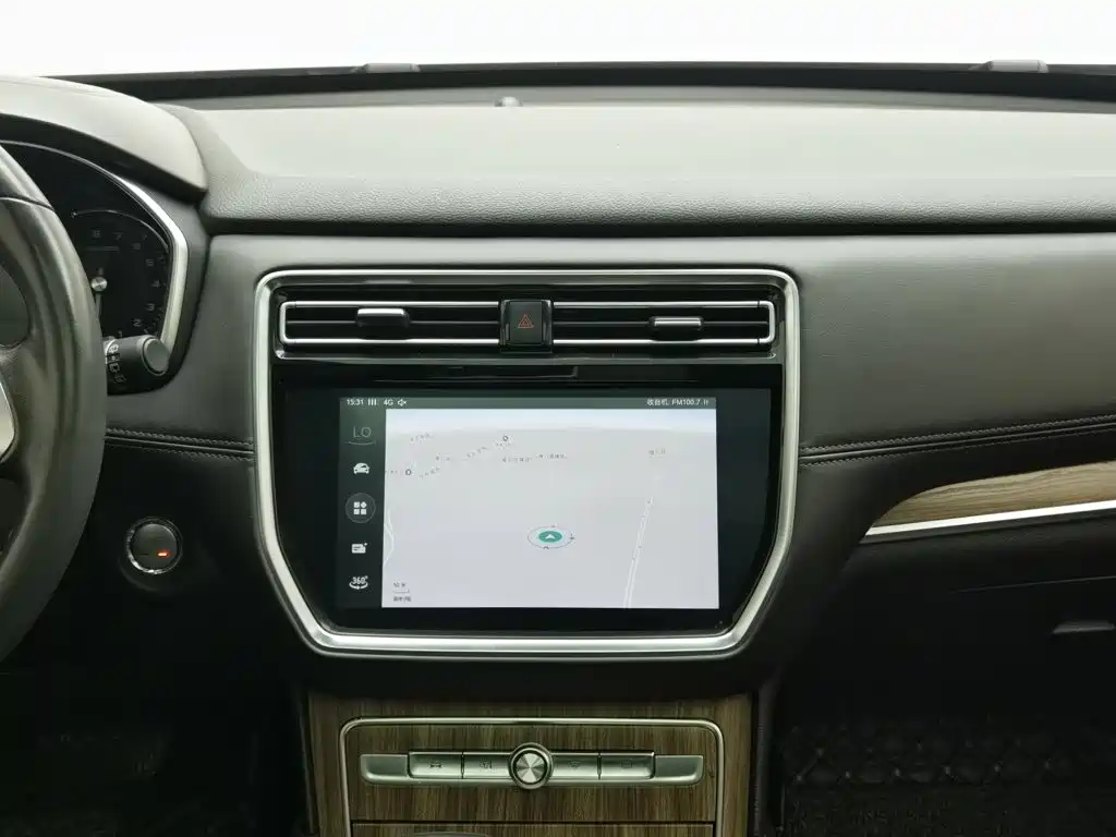 Roewe RX8 — миниатюра 12