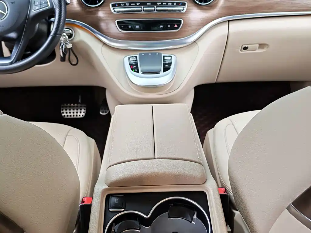 Mercedes-Benz V-Class — миниатюра 20