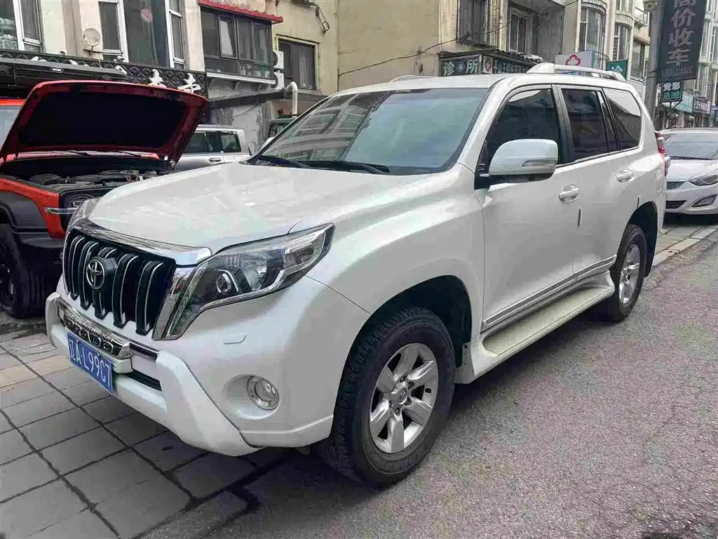 Toyota Land Cruiser Prado 2014 2.7L AT Luxury