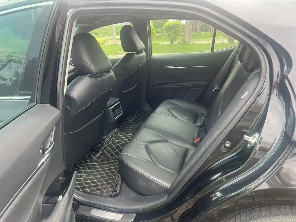 Toyota Camry 2021 2.0G Luxury
