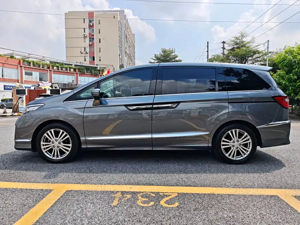 Honda Elysion — миниатюра 8