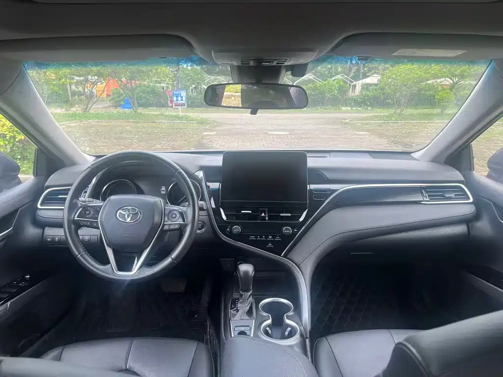 Toyota Camry 2021 2.0G Luxury