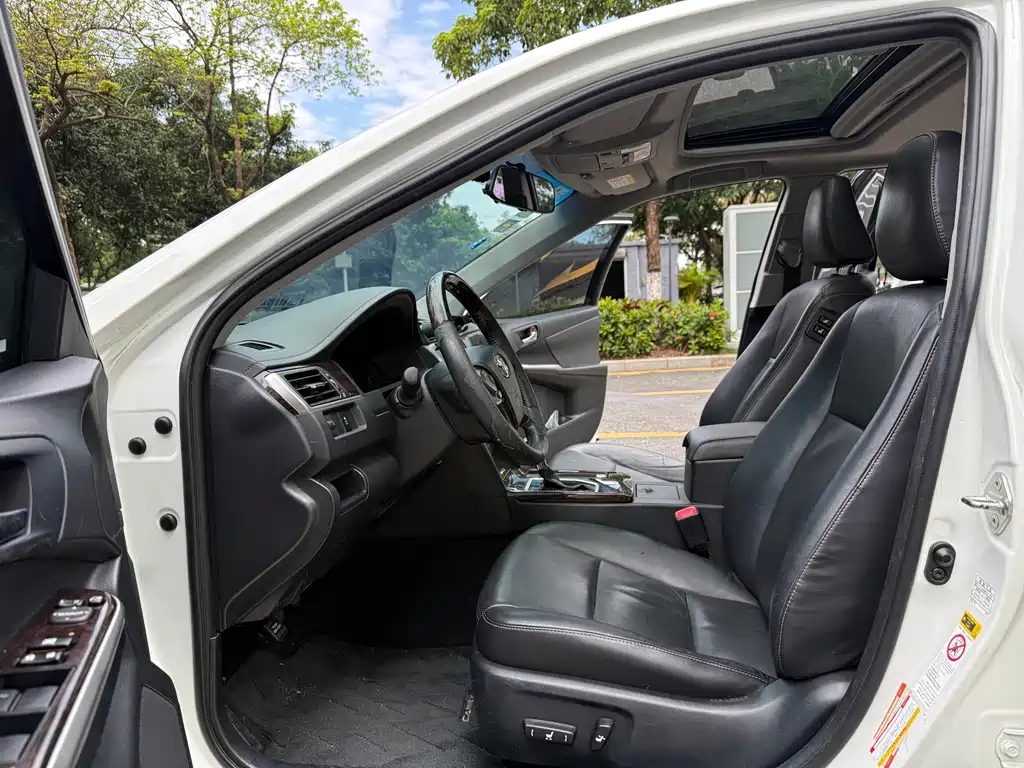 Toyota Camry 2016 2.0G Lead