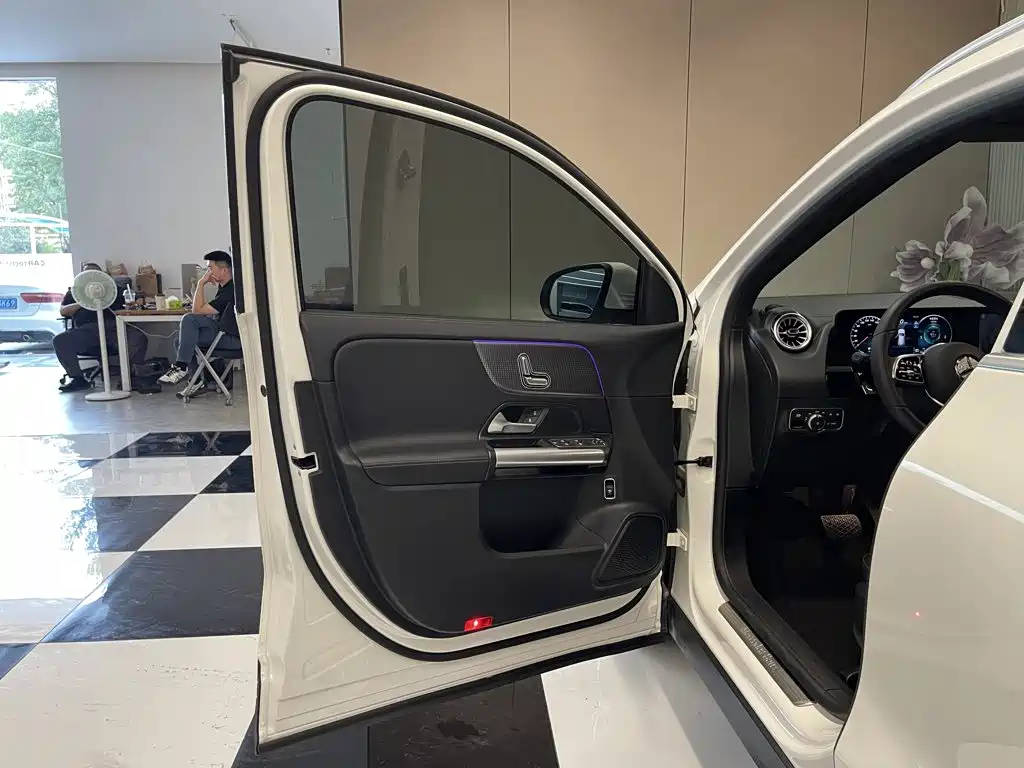 Mercedes-Benz GLA — миниатюра 16