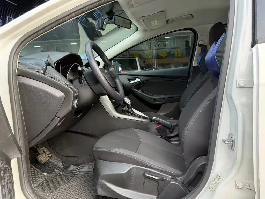 Ford Focus — миниатюра 7