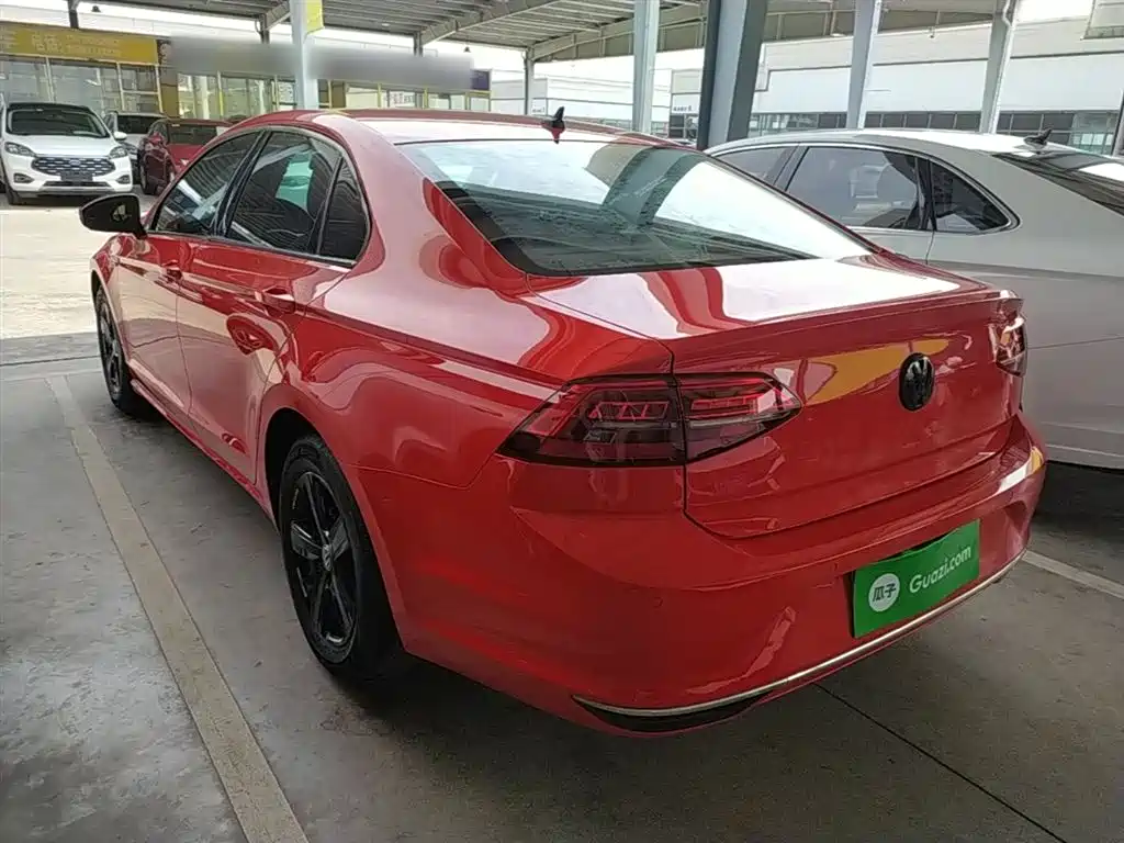 Volkswagen Lamando 2019 230TSI DSG V