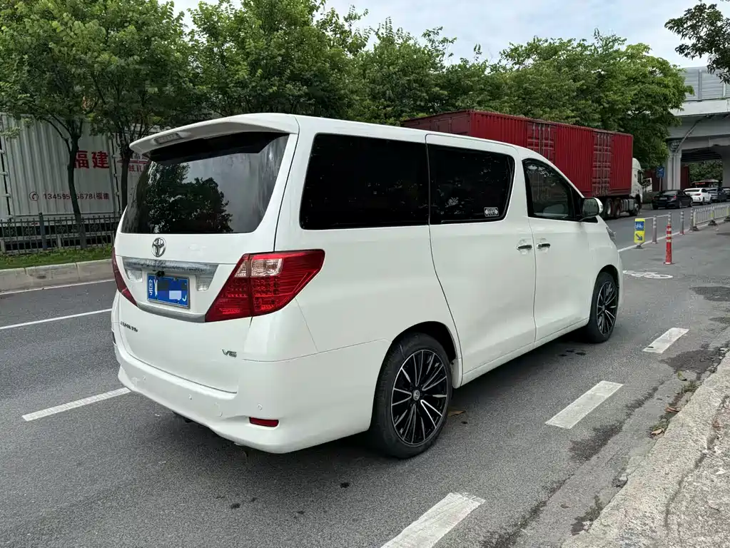 Toyota Alphard 2011 3.5L Luxury