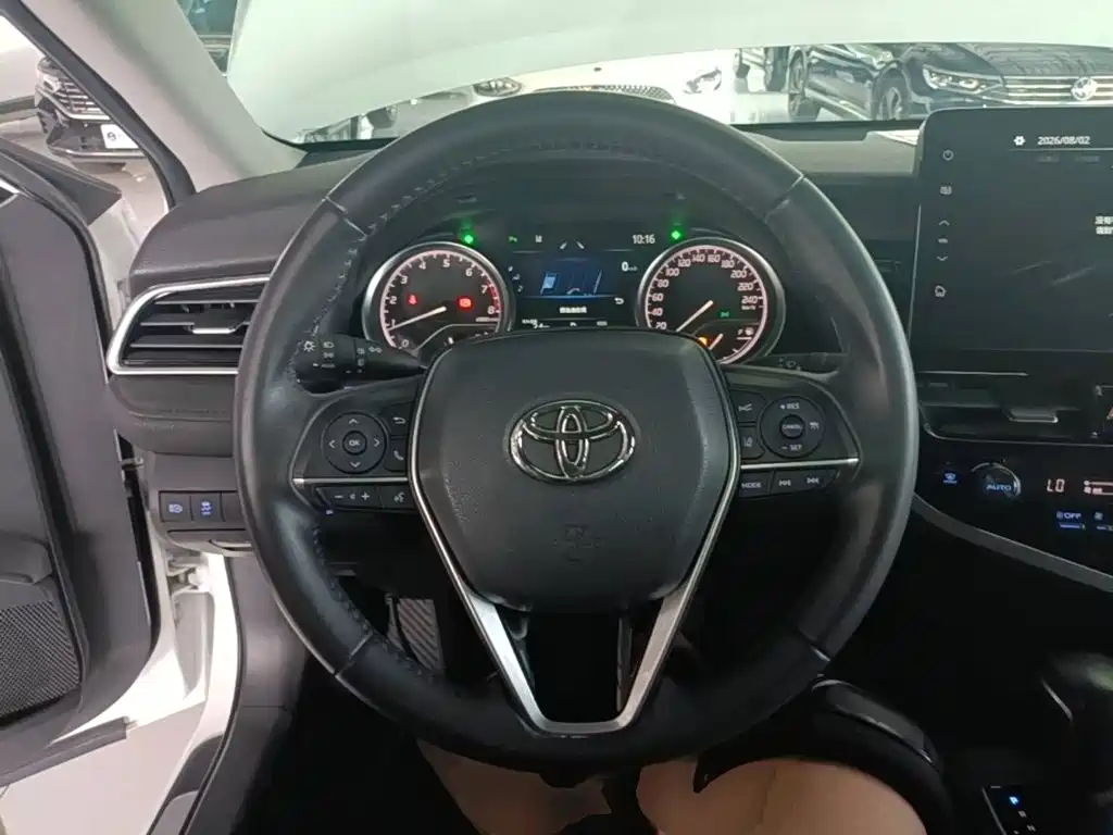 Toyota Camry — миниатюра 11