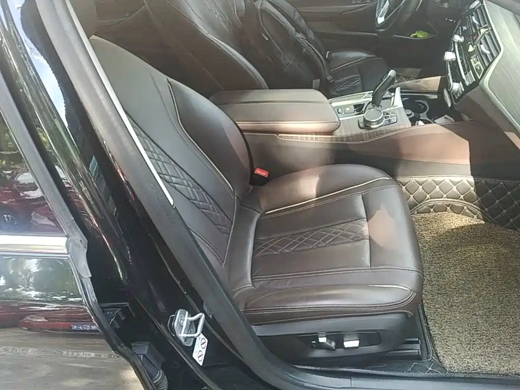 BMW 5 Series — миниатюра 25