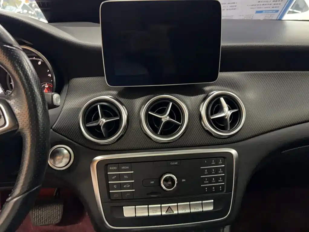Mercedes-Benz GLA — миниатюра 5