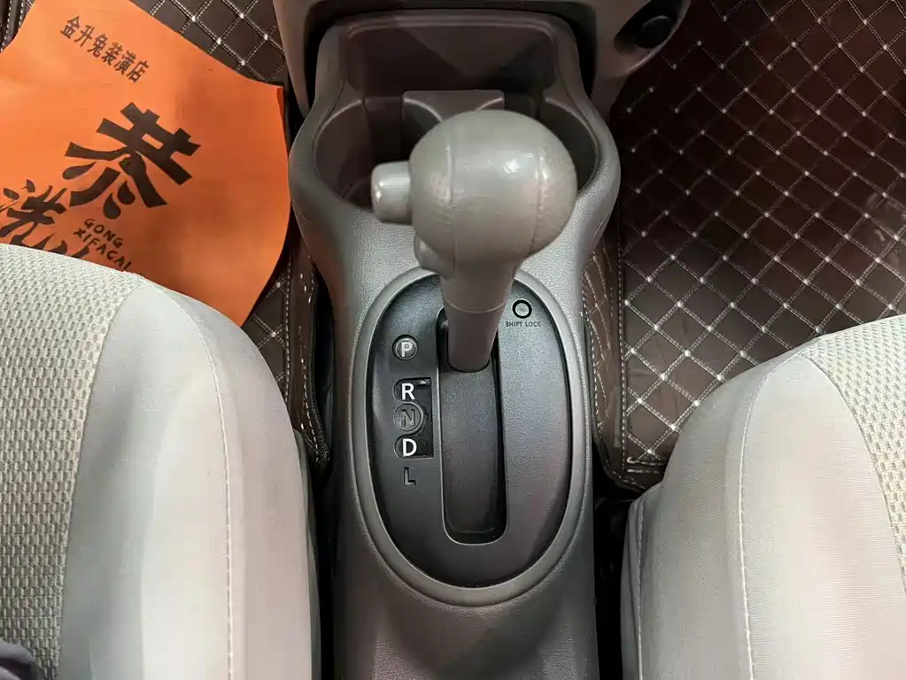Nissan Sunny — миниатюра 14