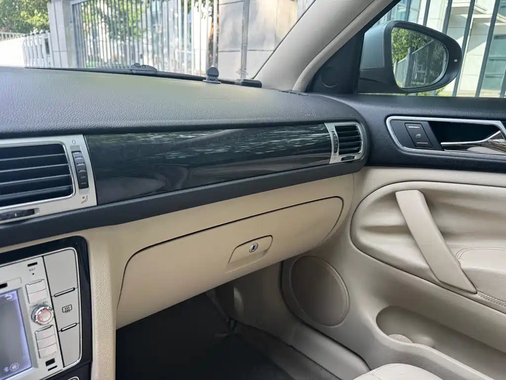 Volkswagen Passat Lingyu — миниатюра 10