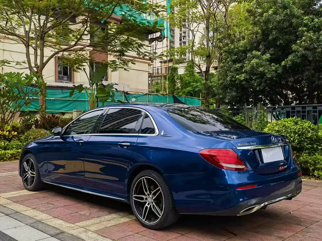 Mercedes-Benz E-Class — миниатюра 5