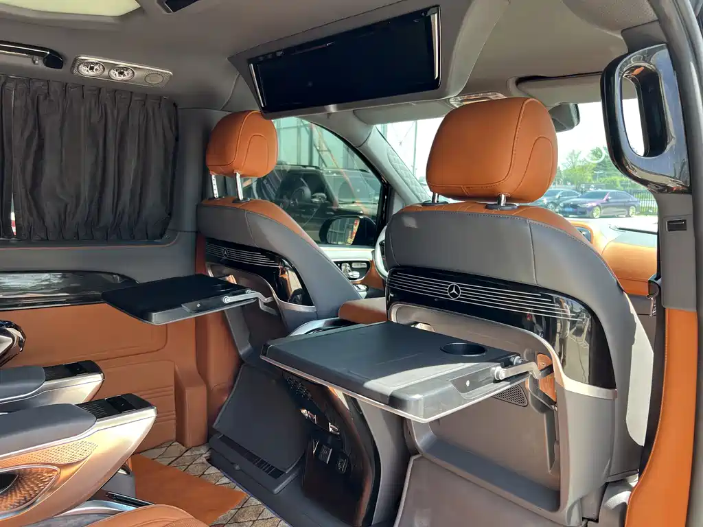 Mercedes-Benz Vito 2024 2.0T Elite 7 мест