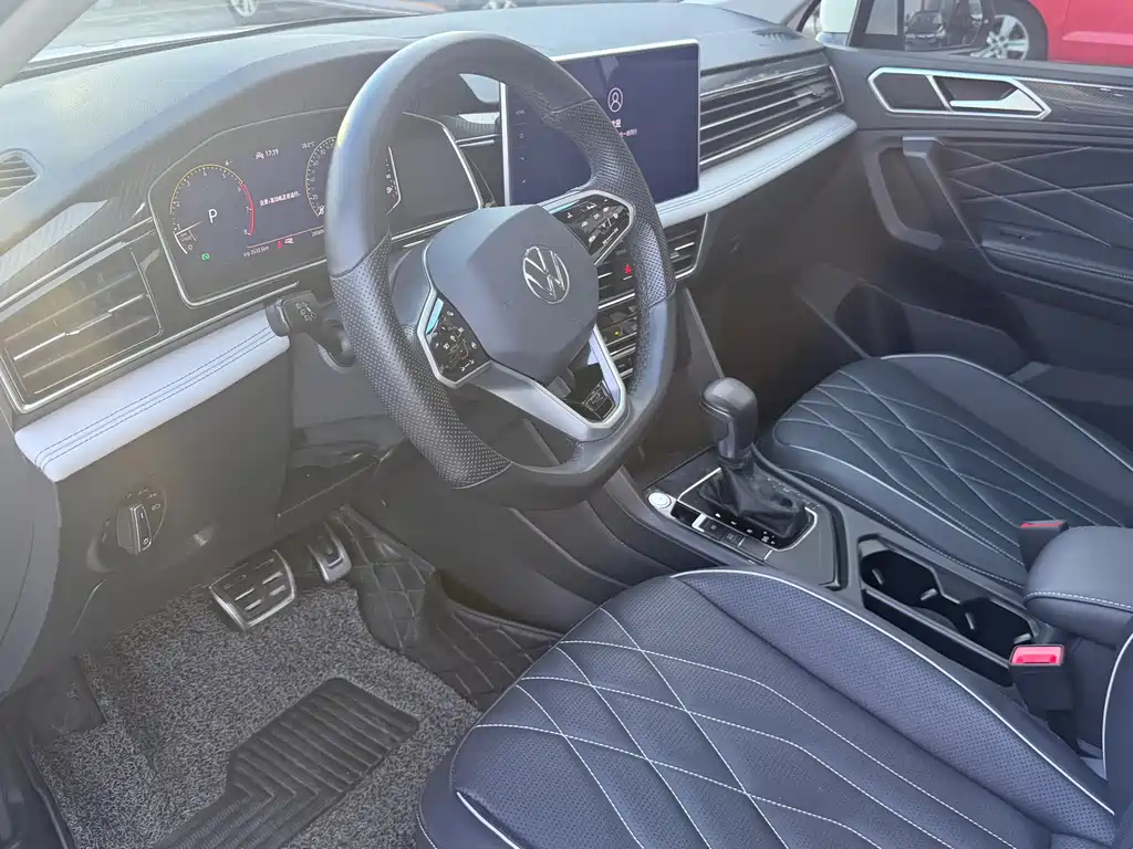 Volkswagen Tiguan L — миниатюра 8