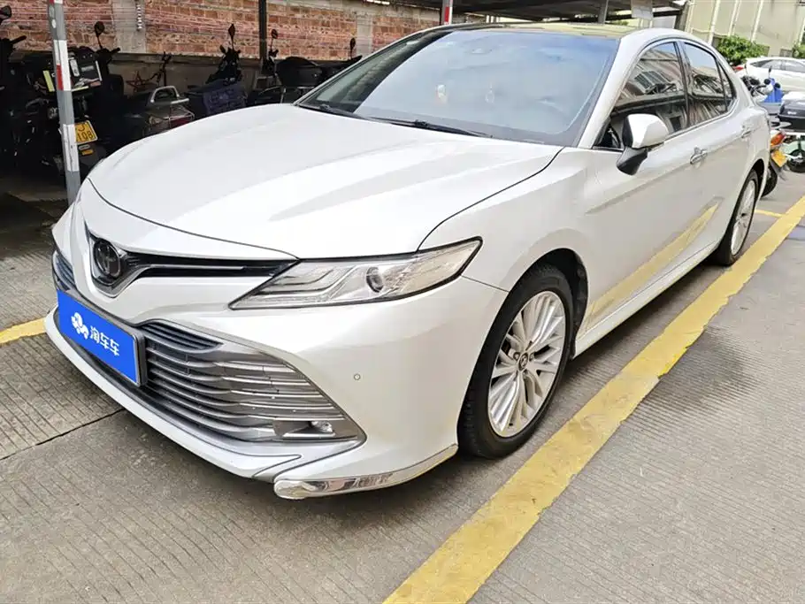 TOYOTA CAMRY