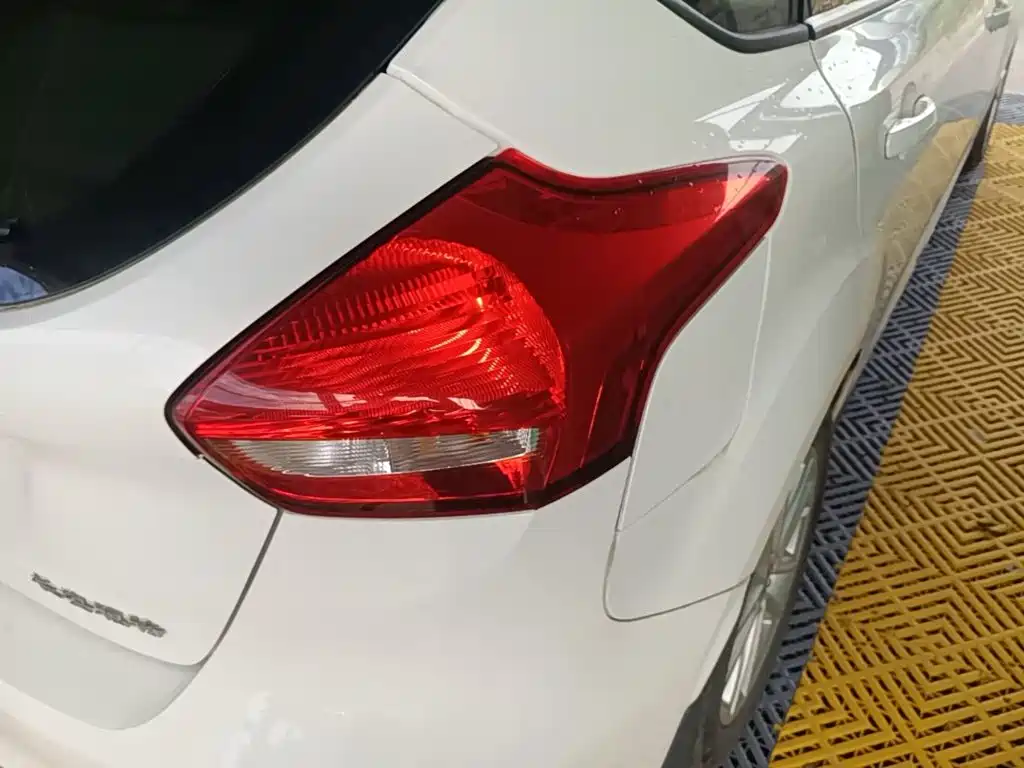 Ford Focus — миниатюра 8