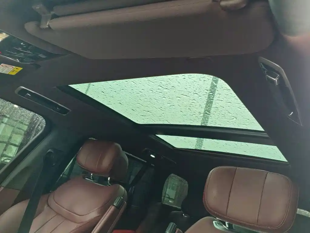 Land Rover Range Rover — миниатюра 6
