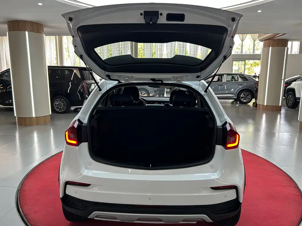 Geely Vision X3 — миниатюра 10