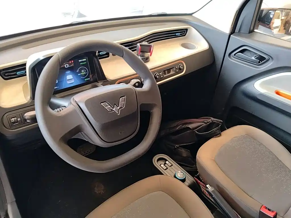 Wuling MINIEV — миниатюра 10