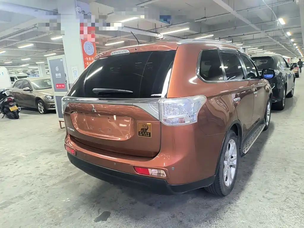 Mitsubishi Outlander (Import) — миниатюра 7