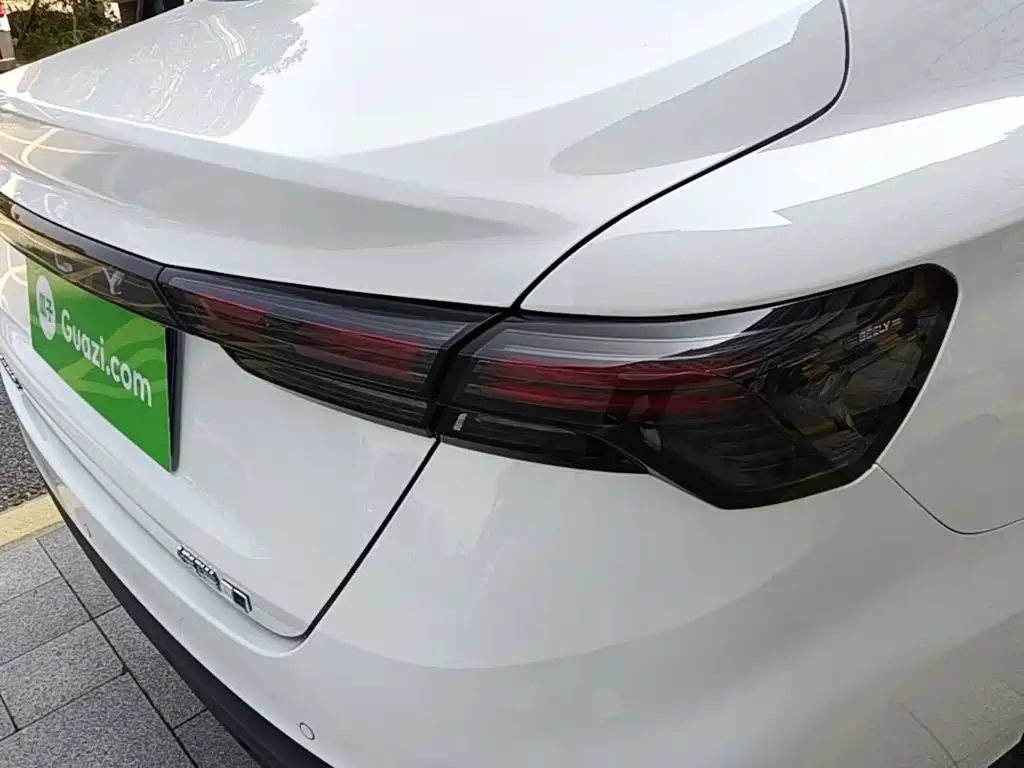 Geely Binrui — миниатюра 8