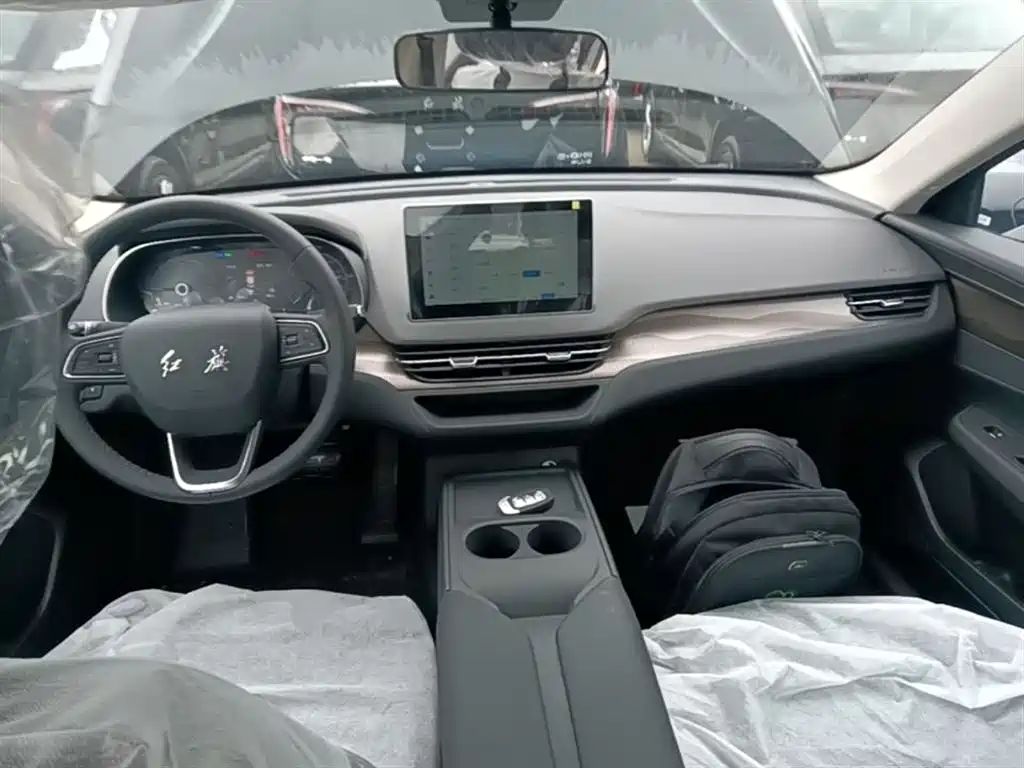 Hongqi E-QM5 2025 610km PLUS