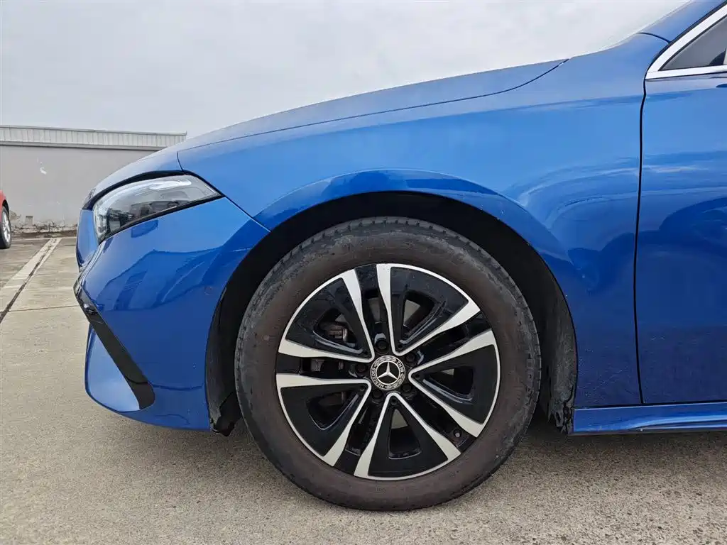 Mercedes-Benz A-Class A 2023 A 200 L