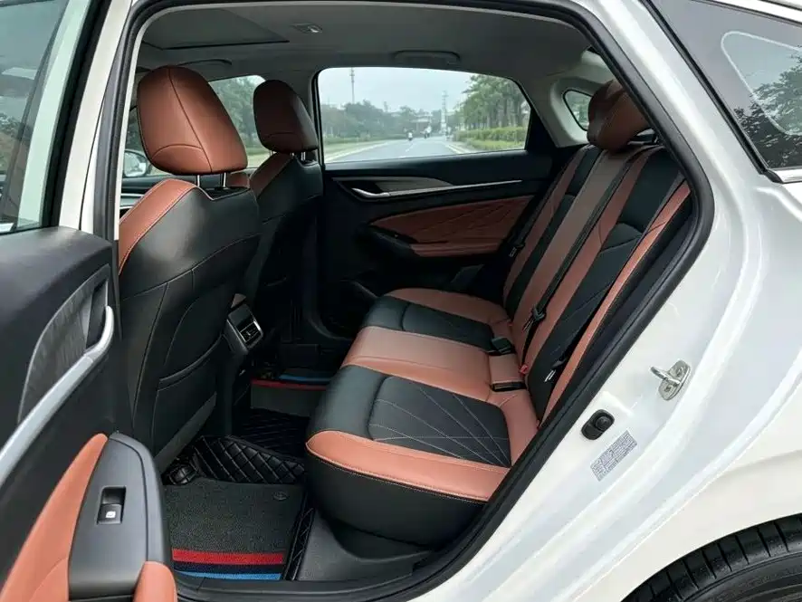 Changan Eado — миниатюра 6