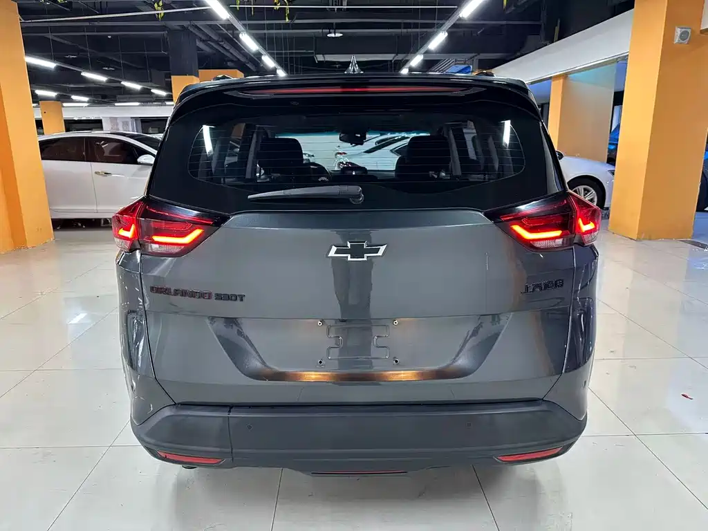 Chevrolet Volando — миниатюра 7