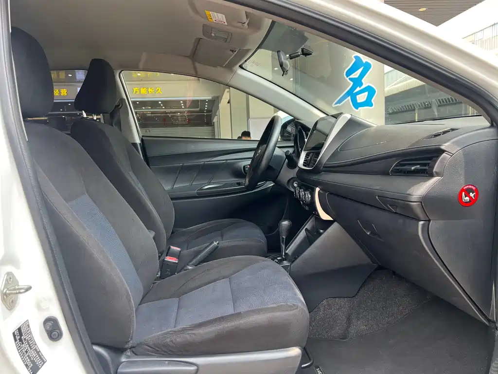 Toyota Yaris L — миниатюра 9