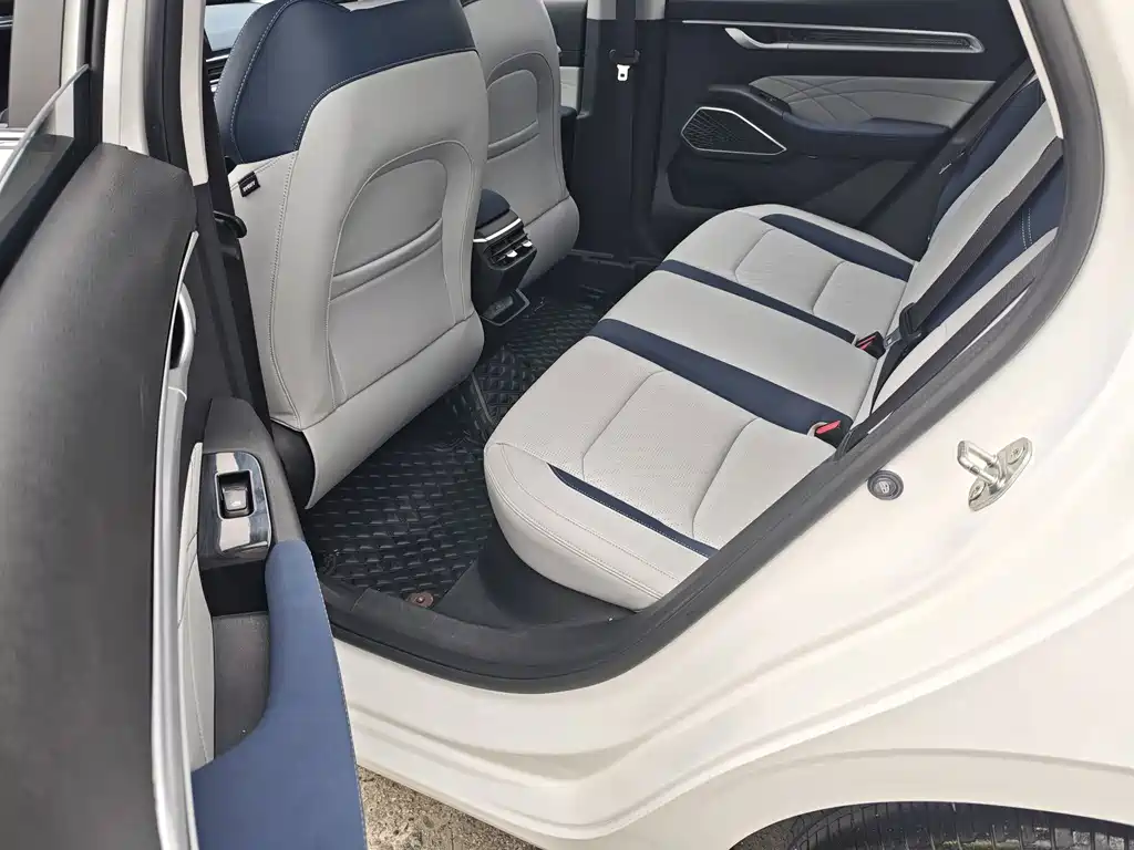 Geely Emgrand — миниатюра 11