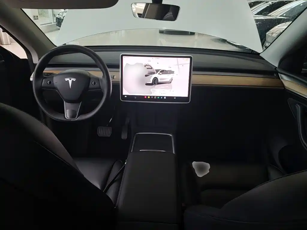 Tesla Model Y 2022 — фото 9