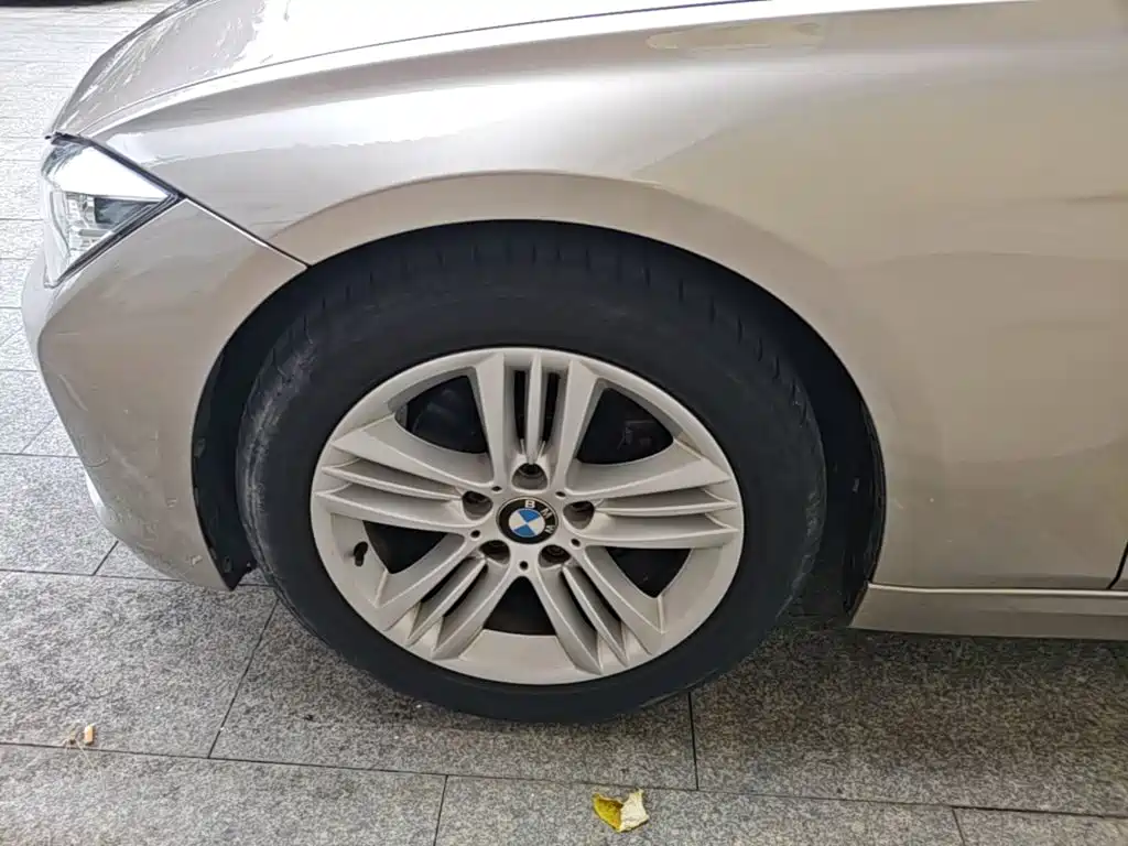 BMW 3 Series — миниатюра 23