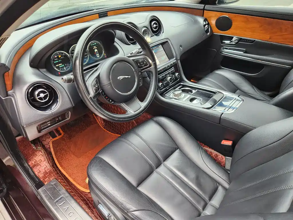 Jaguar XJ — миниатюра 16