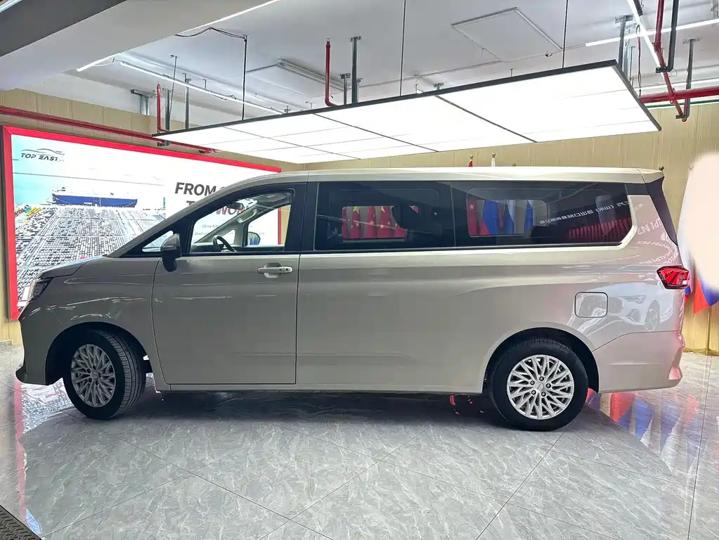 BAIC M7 2023 2.0L AT 7 мест