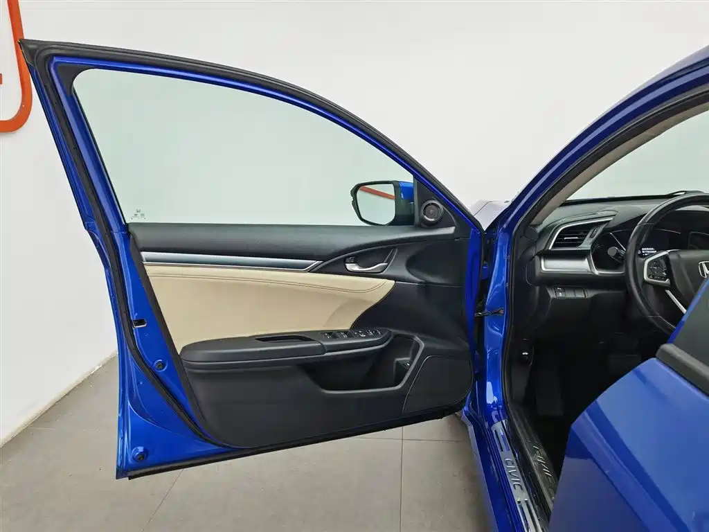 Honda Civic 2016 220TURBO CVT Luxury