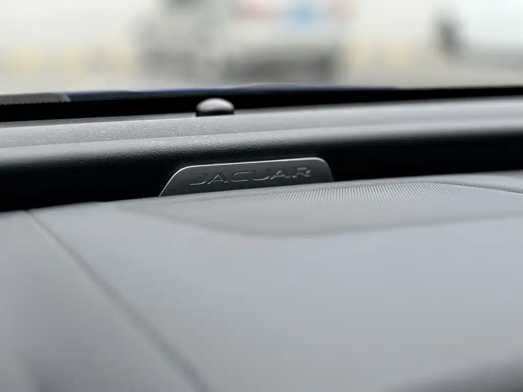 Jaguar XEL — миниатюра 16