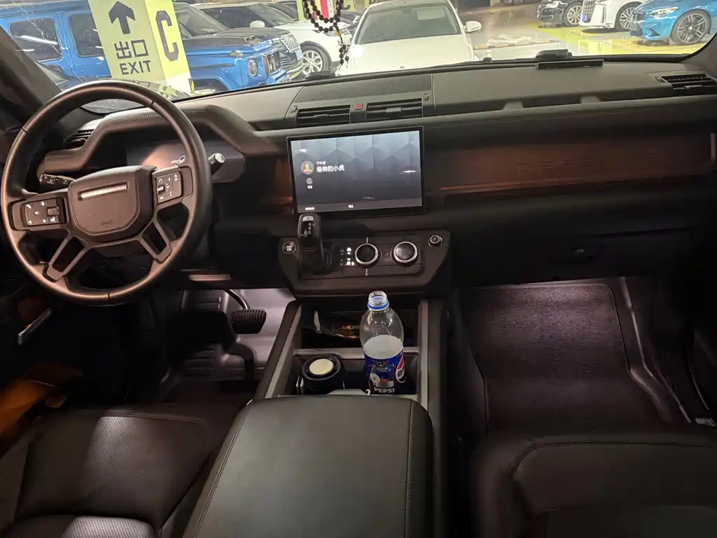 Land Rover Defender — миниатюра 7