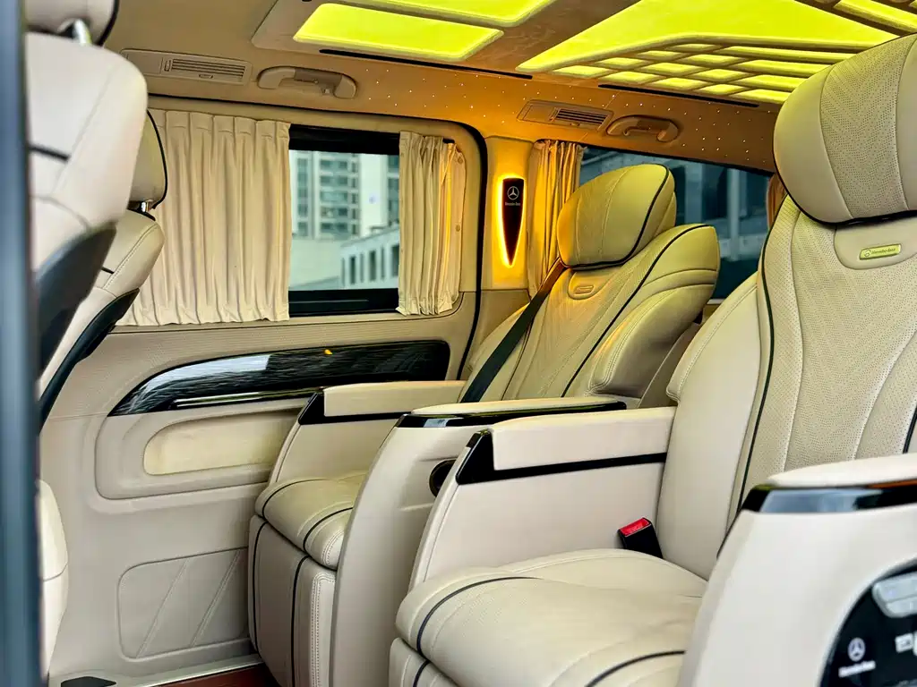 Mercedes-Benz Vito 2020 2.0T 7 мест