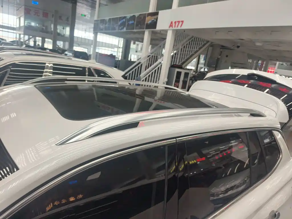 Roewe RX5 eMAX — миниатюра 25