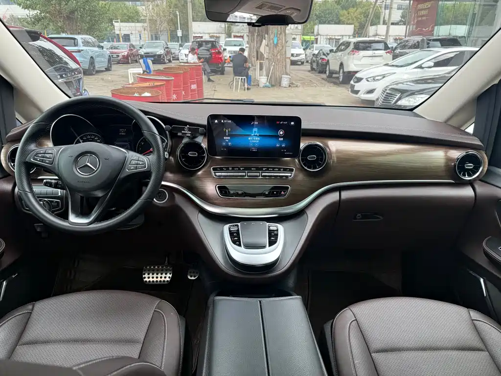 Mercedes-Benz V-Class — миниатюра 12