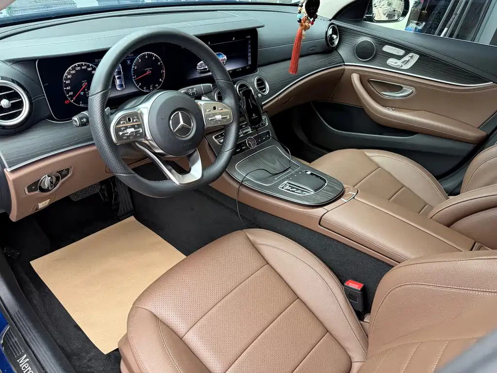 Mercedes-Benz E-Class — миниатюра 4