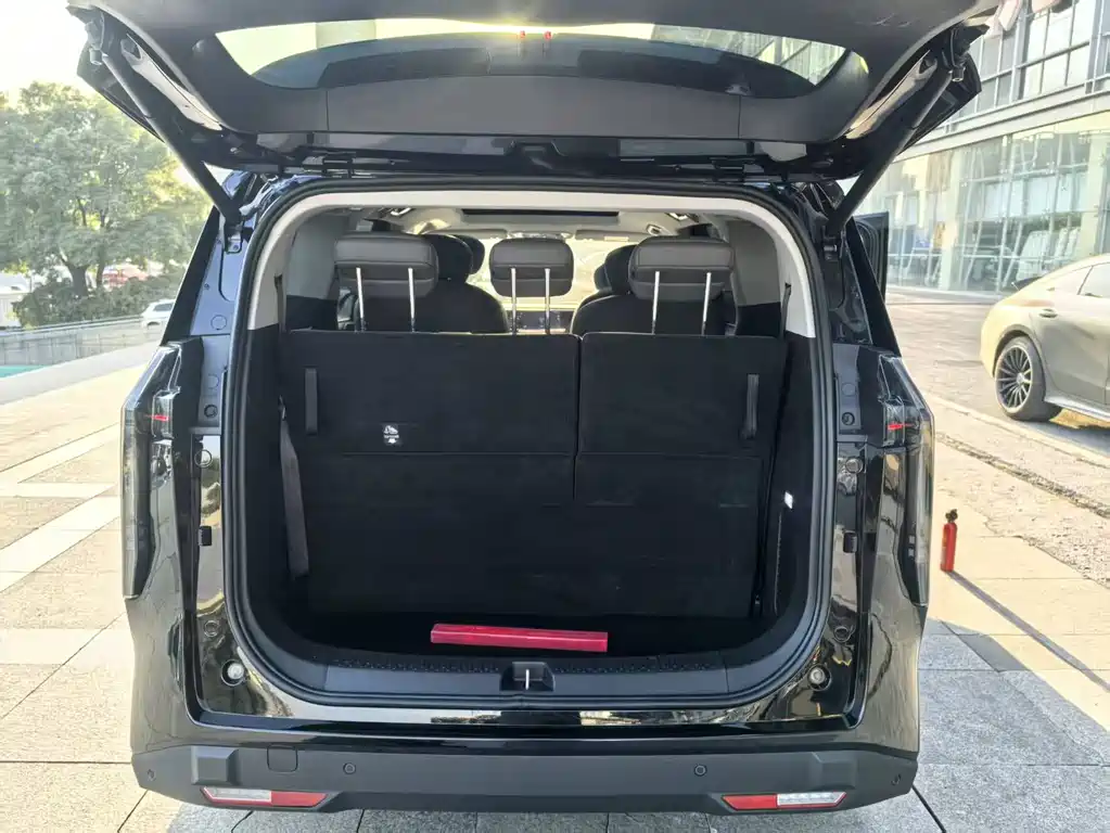 SAIC MAXUS EVERYONE 7