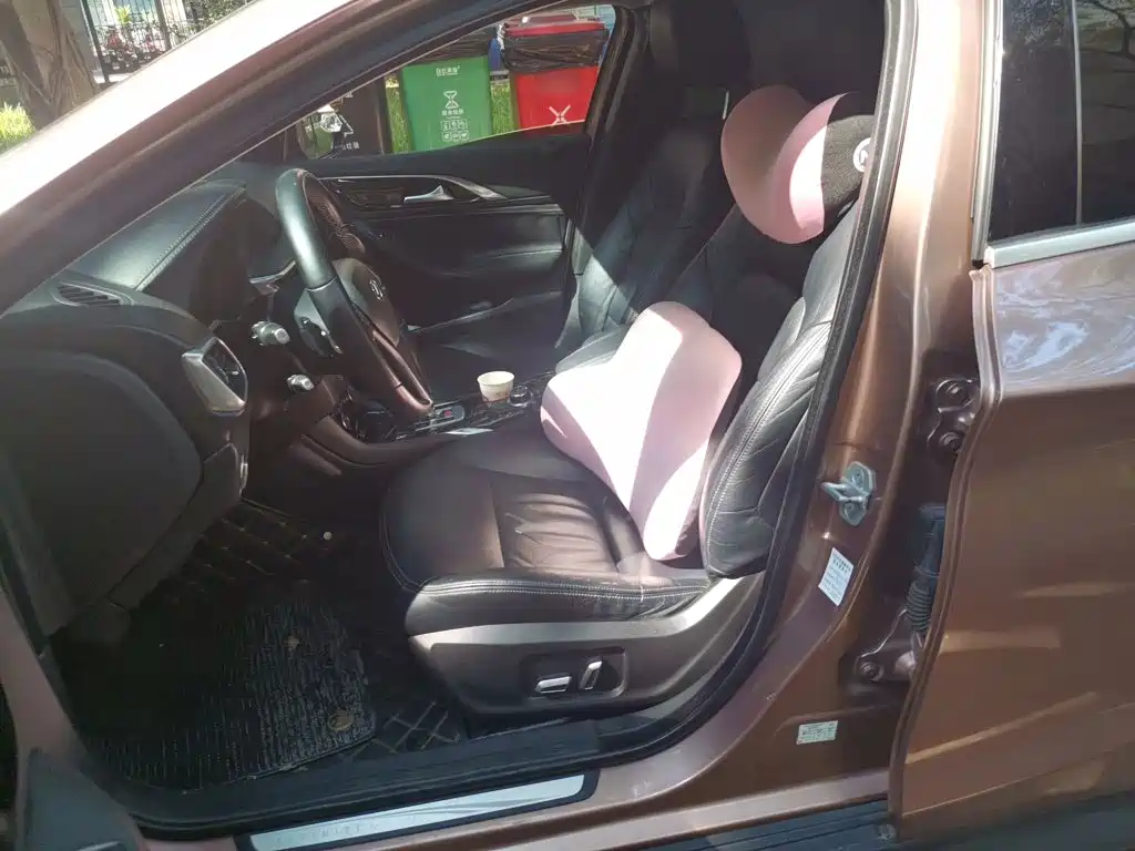 Infiniti QX30 — миниатюра 16