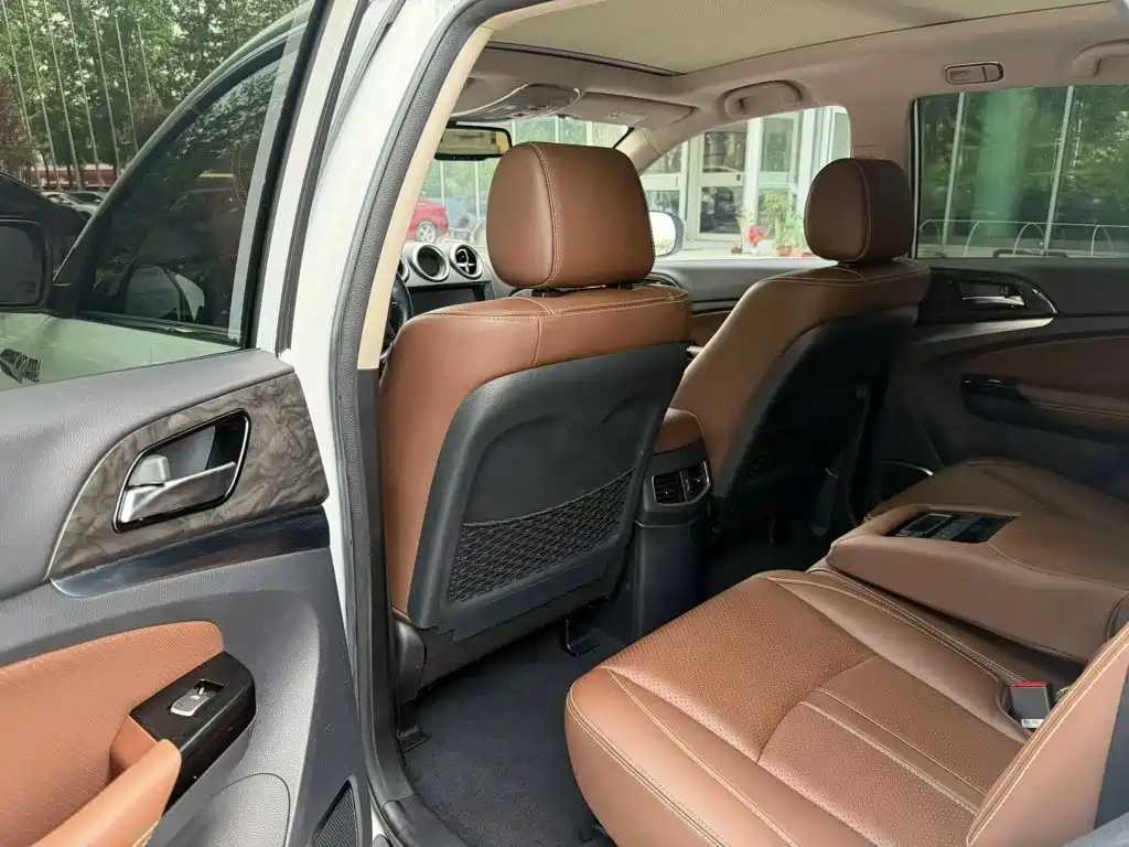 BYD Tang New Energy — миниатюра 6