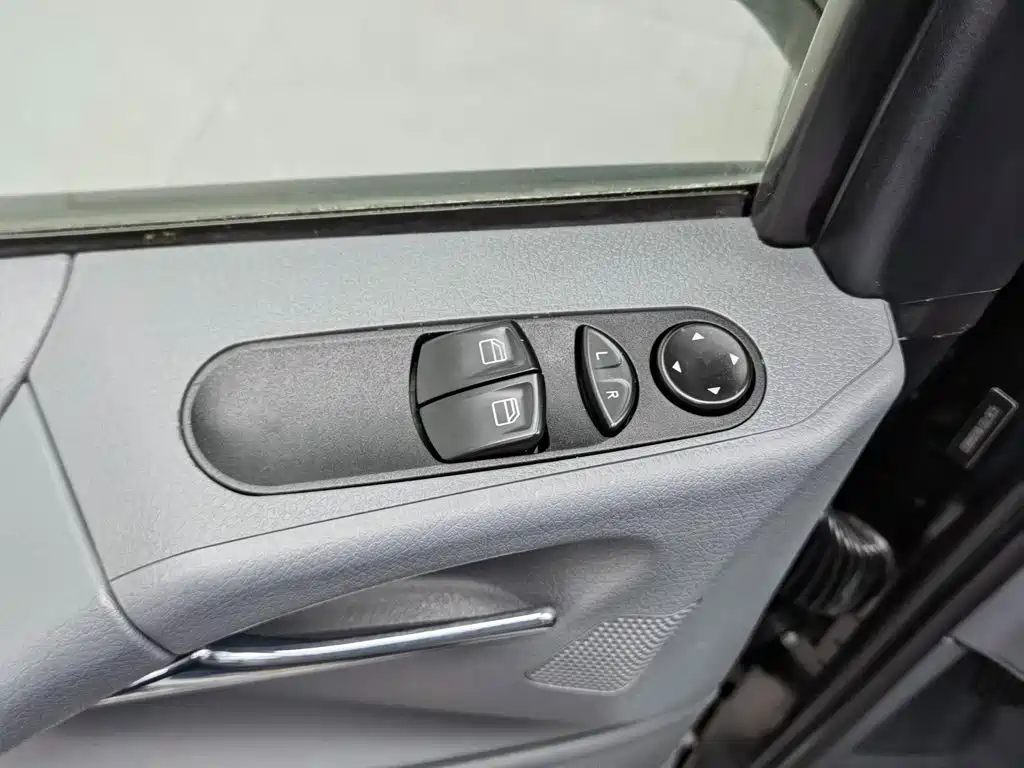 Mercedes-Benz Vito (Import) VITO 3.2L Compact Type, фото 8