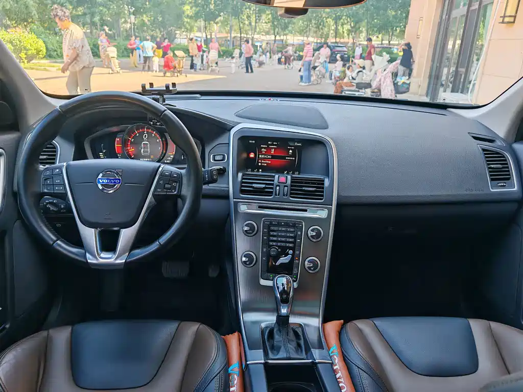 Volvo XC60 — миниатюра 6