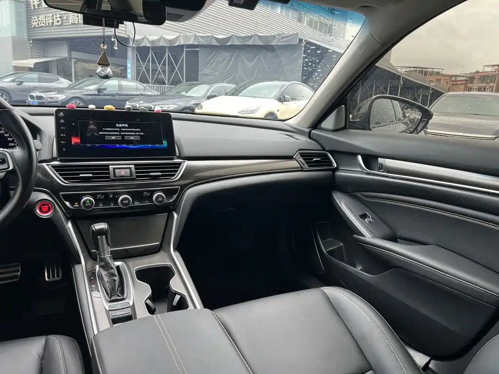 Honda Accord — миниатюра 17